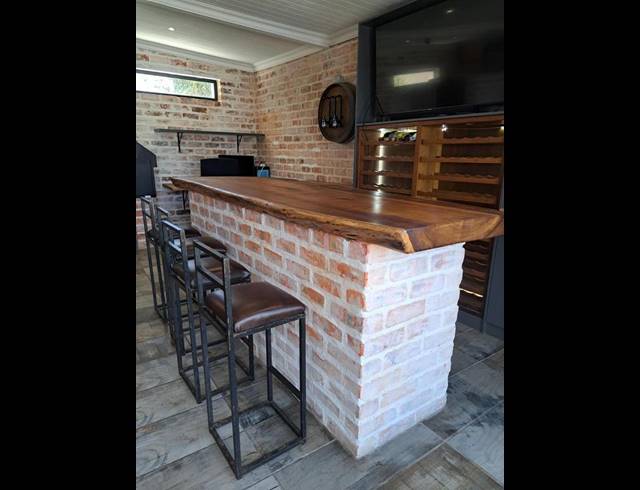 3 BEDROOM HOUSE FOR SALE IN VREDEKLOOF EAST